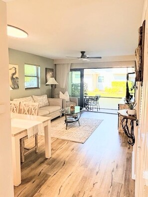 Smart TV - Naples Resort Living at its Finest (Naples)
