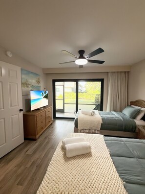 2 bedrooms, in-room safe, iron/ironing board, free WiFi - Naples Resort Living at its Finest (Naples)