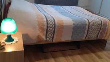 4 chambres, lit parapluie, Wi-Fi gratuit, draps fournis