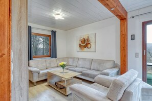 Smart-TV, Kamin, DVD-Player, Stereoanlage