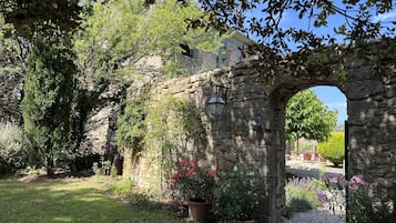 Enceinte de lâhĂ©bergement