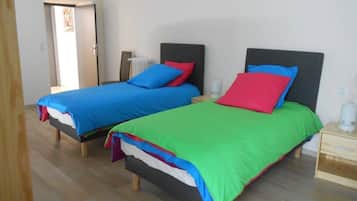 5 bedrooms, free WiFi, bed sheets