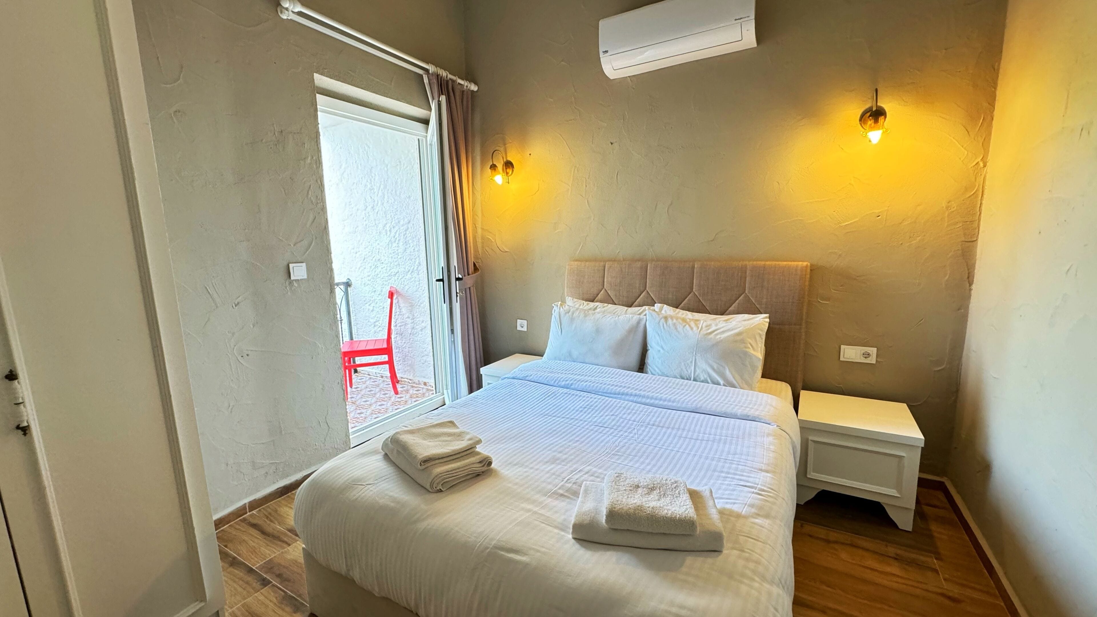 suite, balcony | 2 bedrooms, premium bedding, minibar, in-room safe
