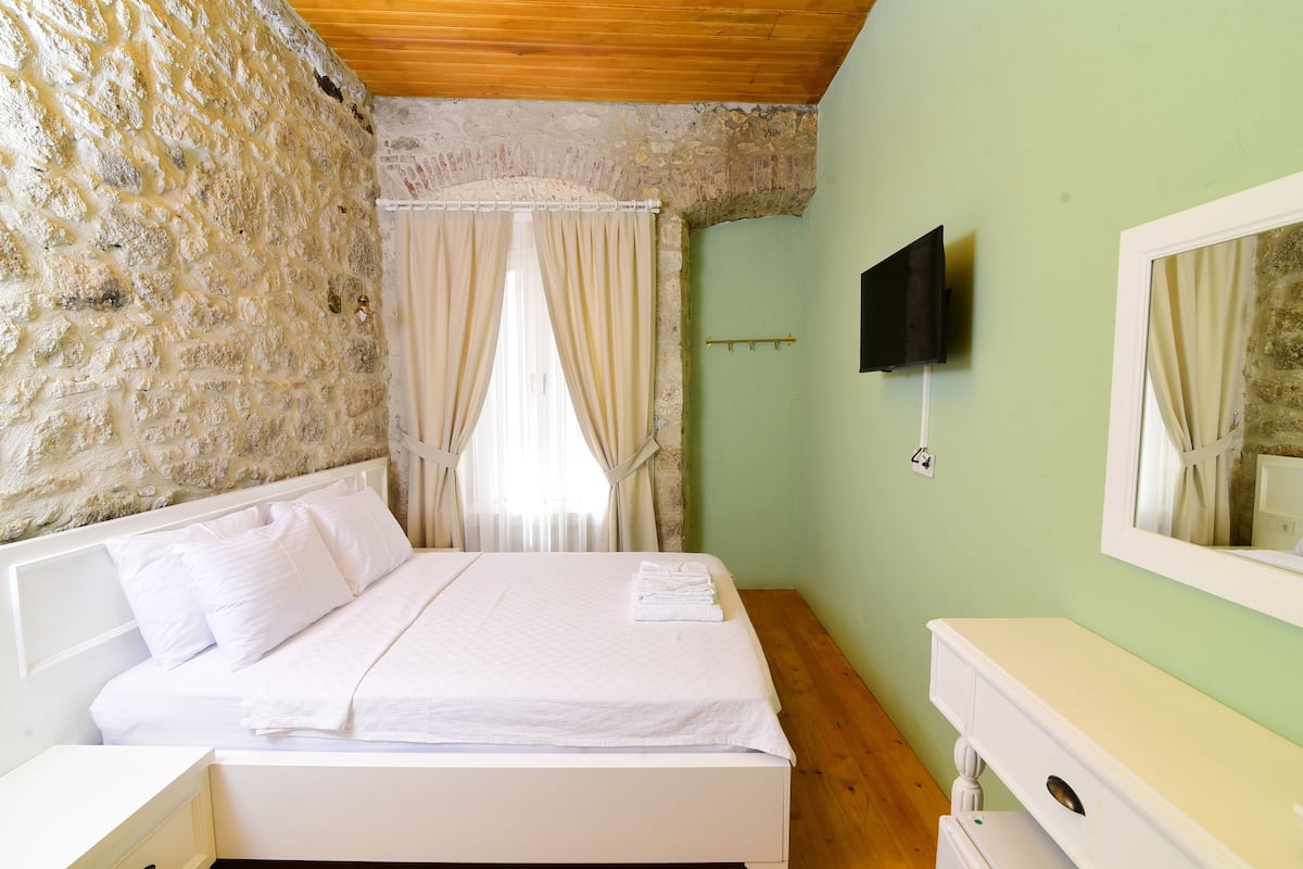 Habitación doble Deluxe | 2 habitaciones, ropa de cama de alta calidad y minibar