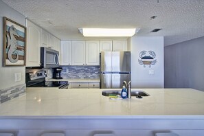 Fridge, microwave, oven, stovetop - Stunning Ocean Front Views (Destin)