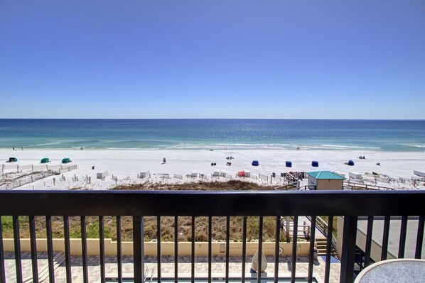 On the beach - Stunning Ocean Front Views (Destin)