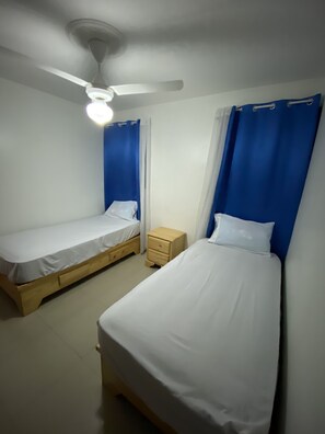 2 Schlafzimmer, Zimmersafe, Schreibtisch, Bügeleisen/Bügelbrett
