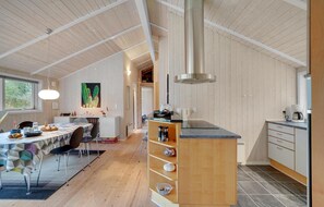 Køleskab, mikrobølgeovn, ovn, kogeplade