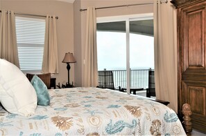 3 soverom, strykejern/-brett, reiseseng for barn og wi-fi