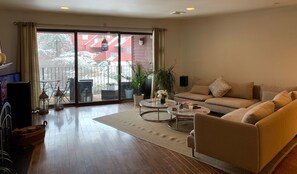 TV, libri, biblioteca musicale, videoteca