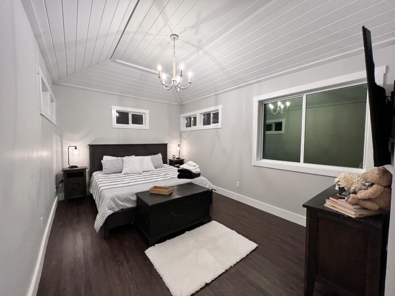 3 bedrooms, desk, free WiFi, bed sheets