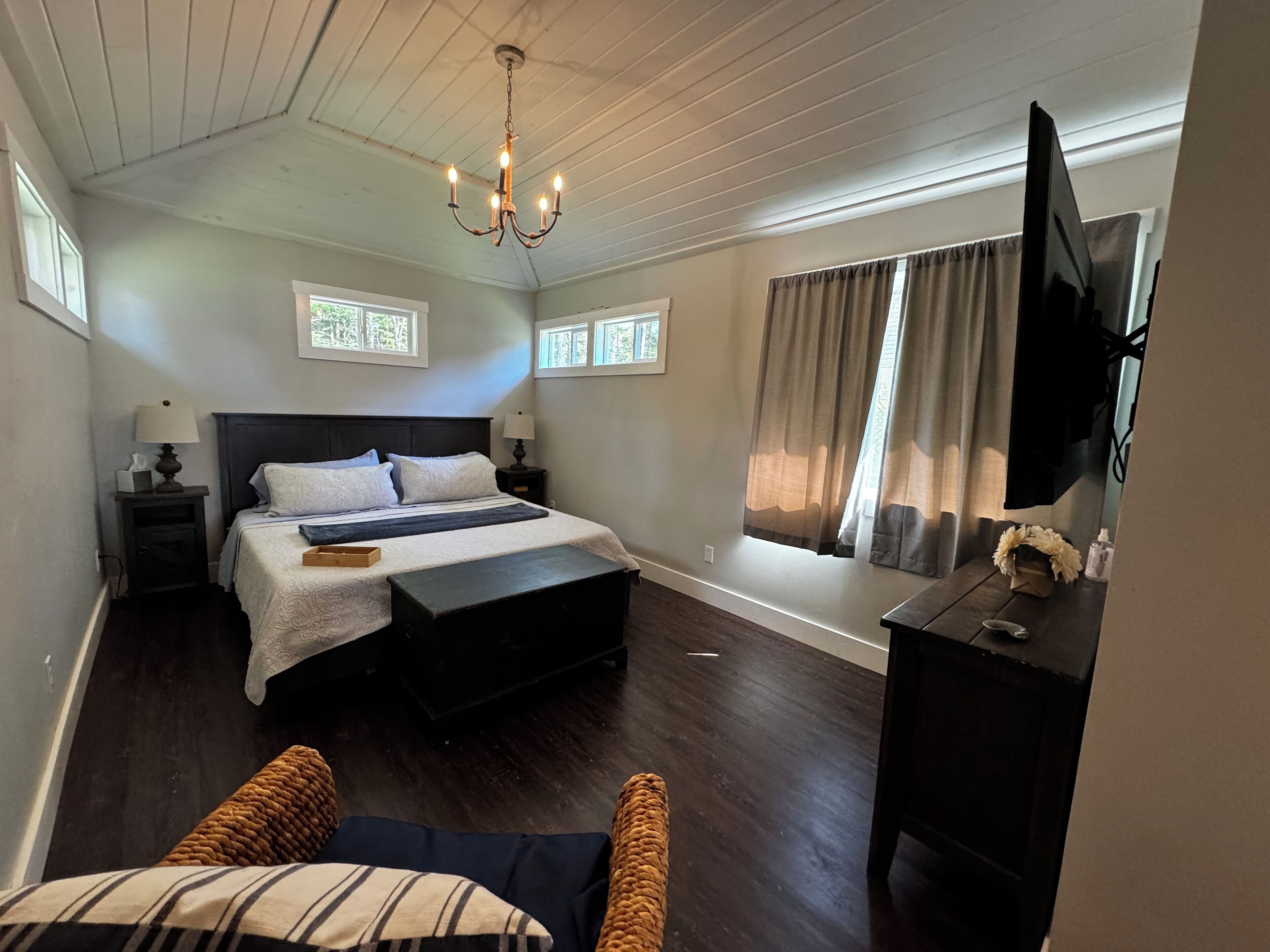 3 bedrooms, desk, free WiFi, bed sheets