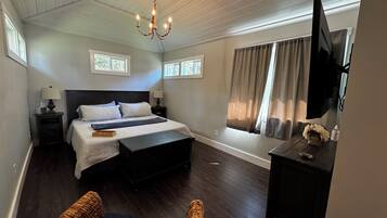 3 bedrooms, desk, free WiFi, bed sheets