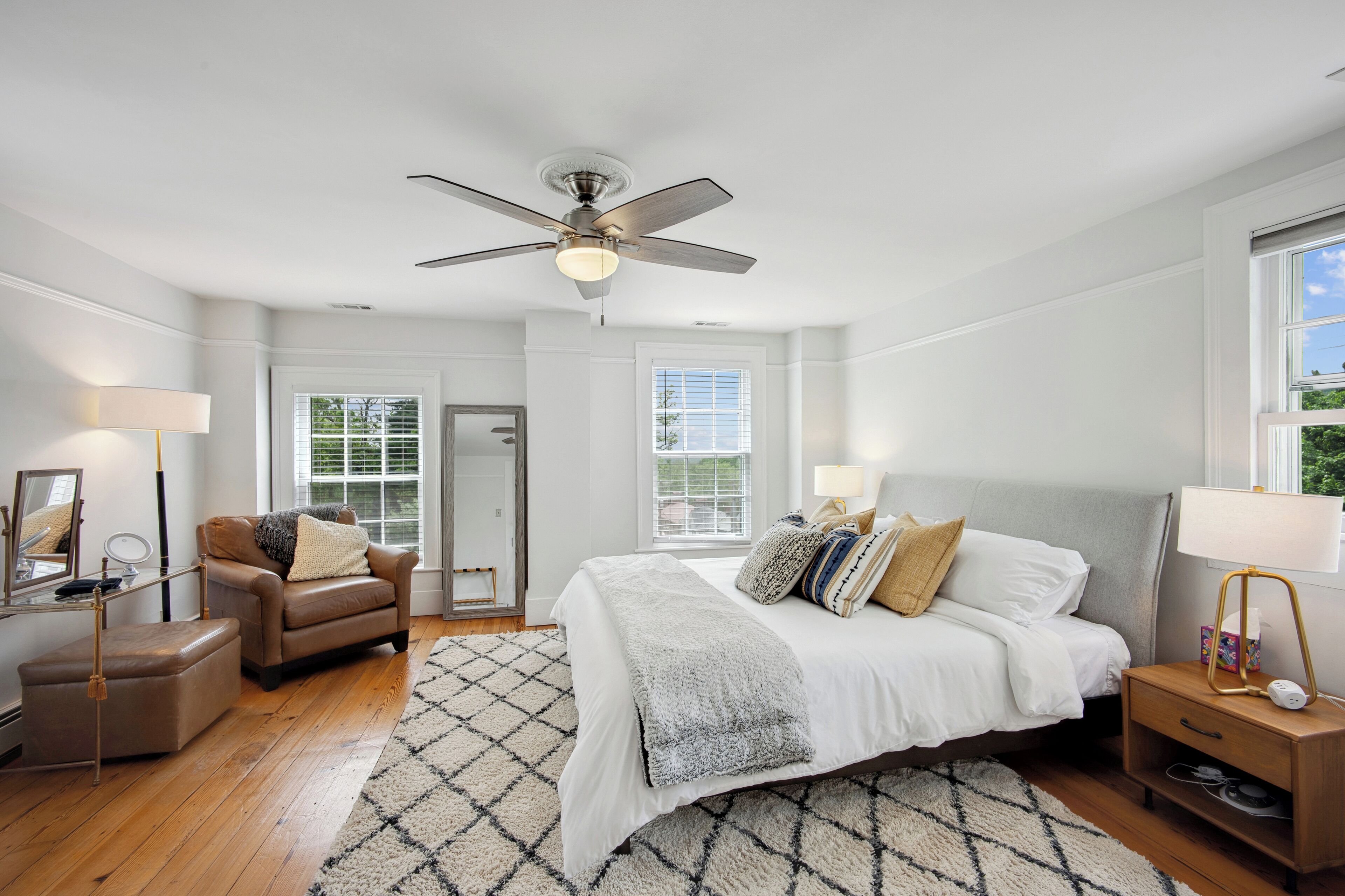 3 soverom, skrivebord, wi-fi og sengetøy