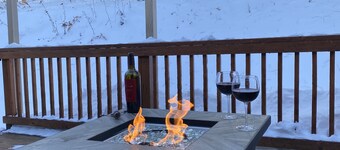 Fabulous Black Hills Hideaway ~ Hot Tub ~ Quiet And Peaceful Getaway! 