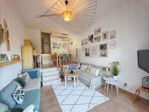 TV - House with sea and mountain views in Almadrava AV 36 (Rosas / Roses)