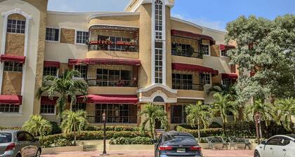 4DR cute New Huge Modernâ€ïž3 bedr pool Good transp