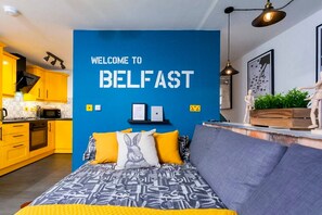 3 多间卧室、办公桌、熨斗/熨衣板、旅行婴儿床