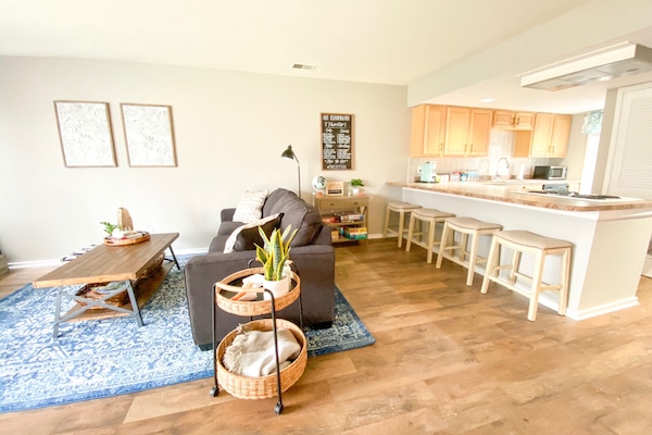 Welcome to our cozy condo at the Eagle Pointe golf community