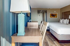 Iron/ironing board, Internet, bed sheets