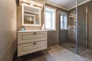 Shower, hair dryer - Idyllic new cabin with great views and fantastic location in Trysil (Innlandet)