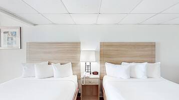 Iron/ironing board, internet, bed sheets