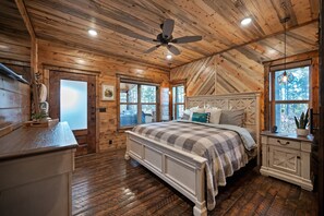 4 habitaciones, cuna de viaje, wifi gratis y ropa de cama 