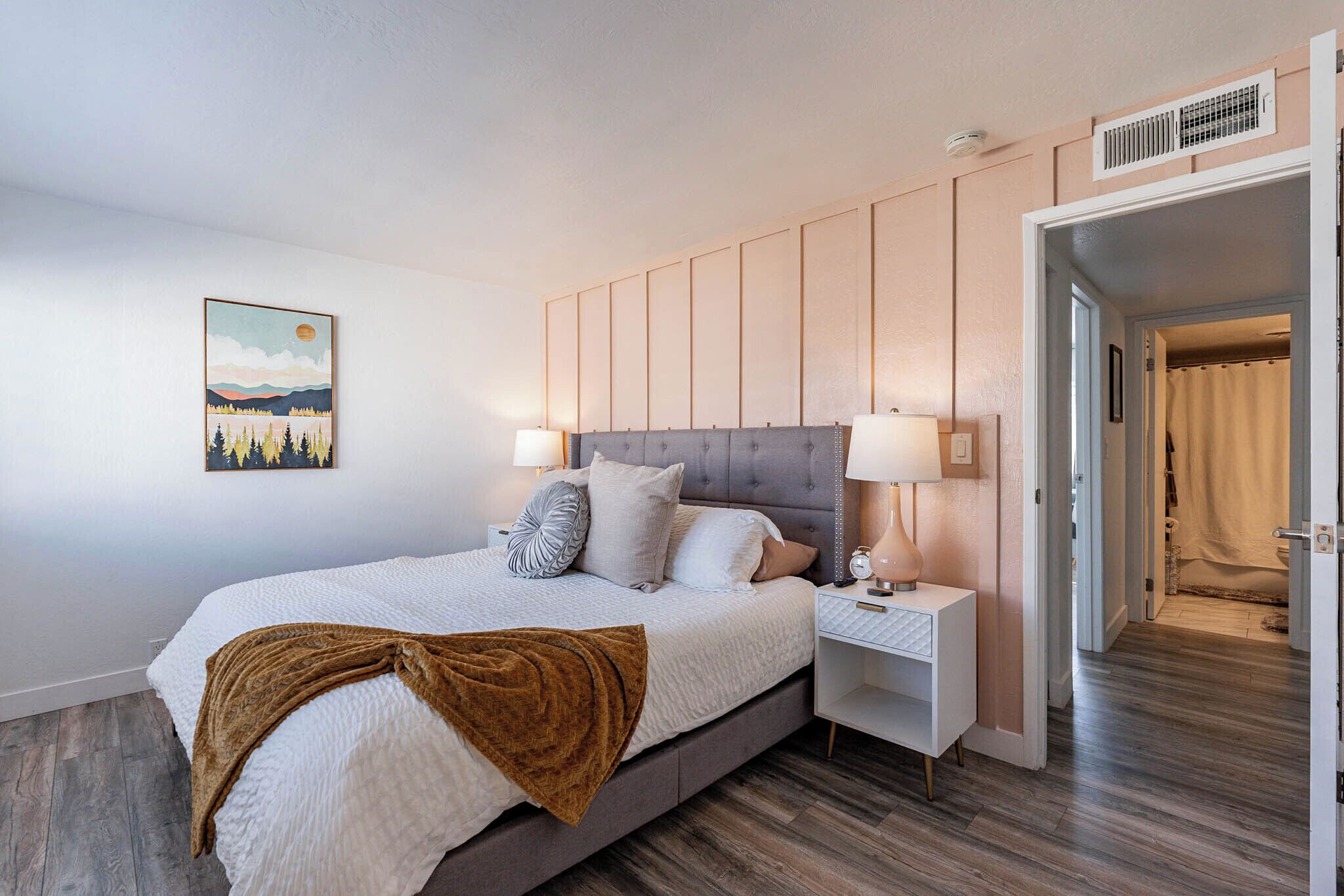 2 chambres, fer et planche à repasser, lit parapluie, Wi-Fi gratuit