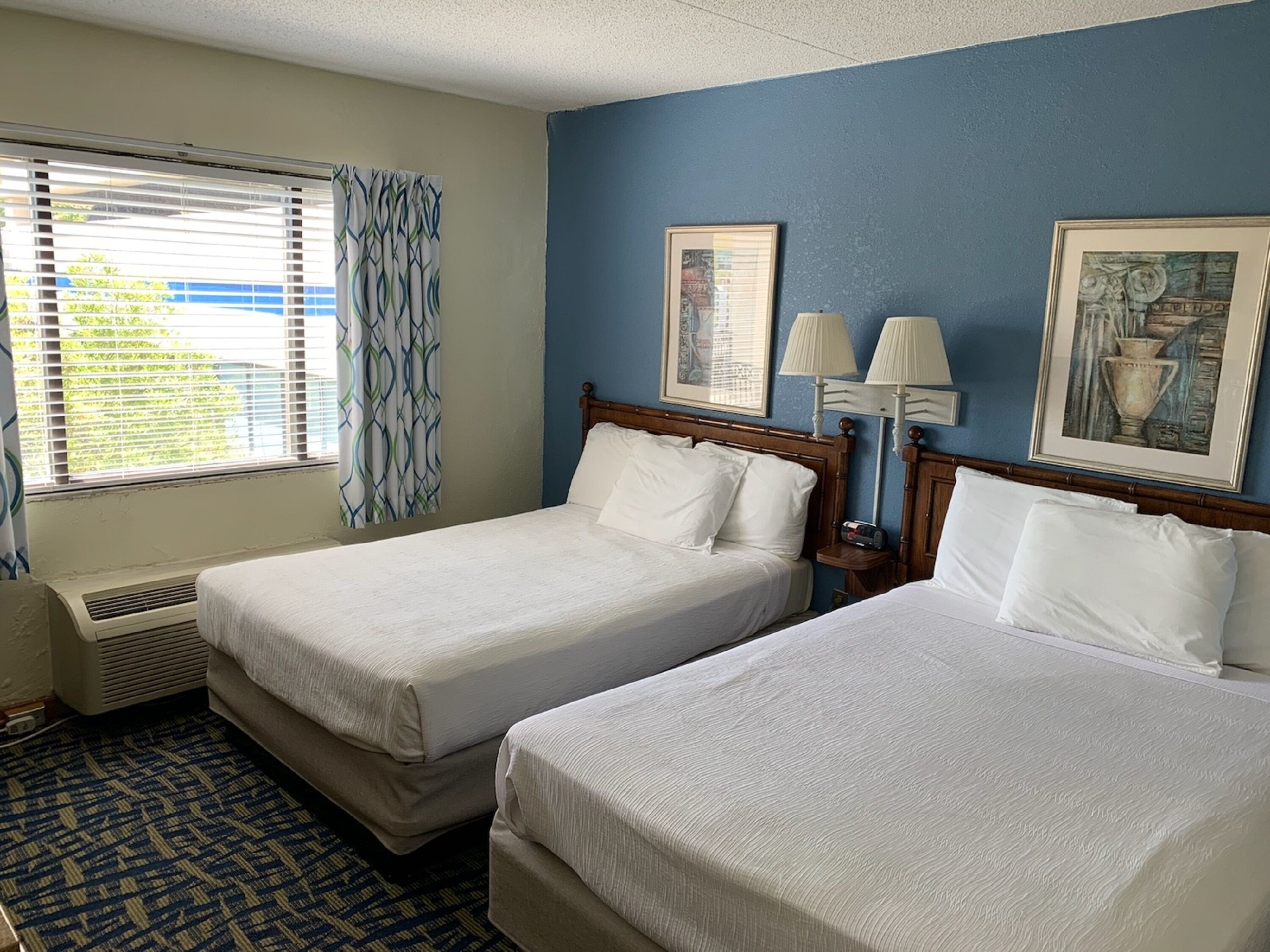 family room | desk, iron/ironing board, free wifi, bed sheets