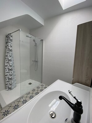 Towels, toilet paper - Charming house in the center of Ayamonte  (Ayamonte)