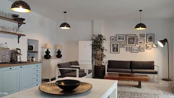 Een smart-tv en een open haard