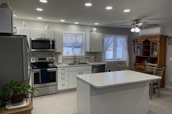 Frigorífic, microones, forn i placa de cuina