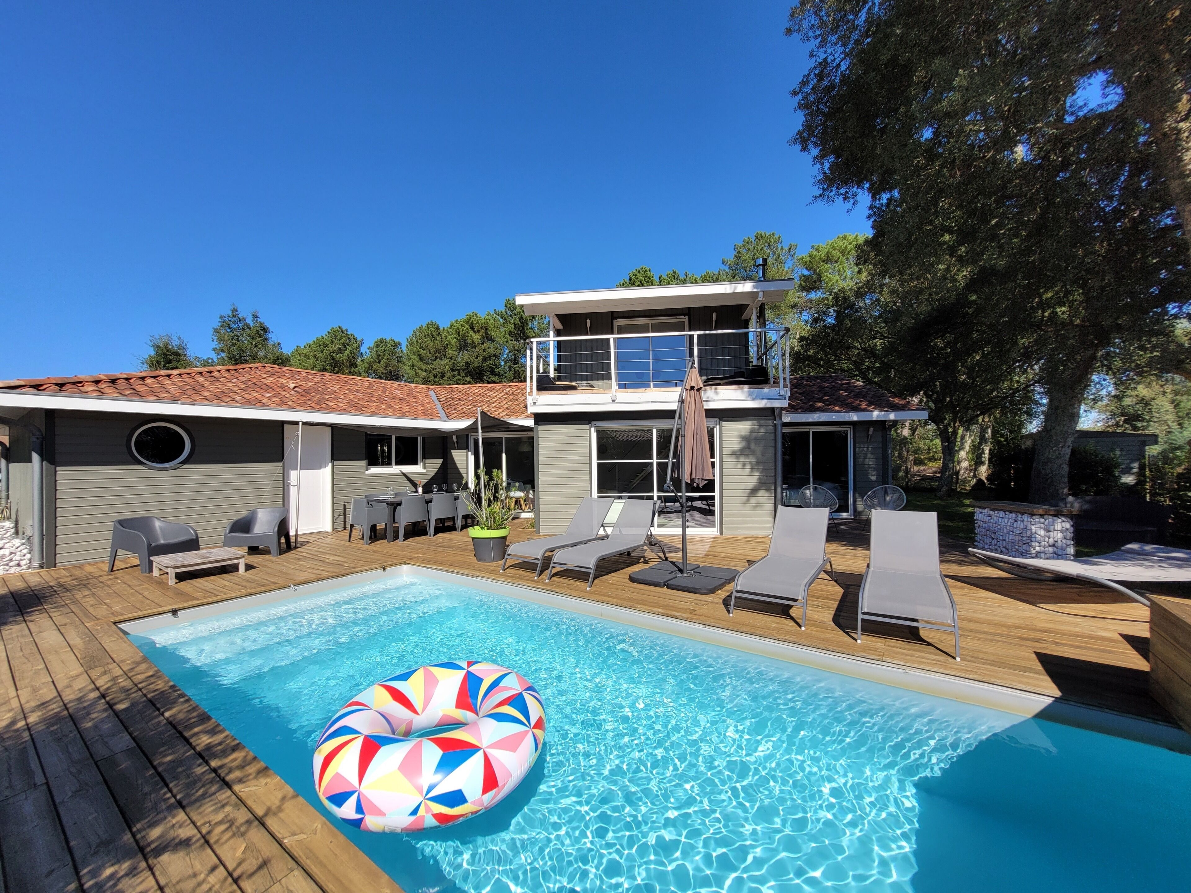 Piscina all'aperto, una piscina riscaldata