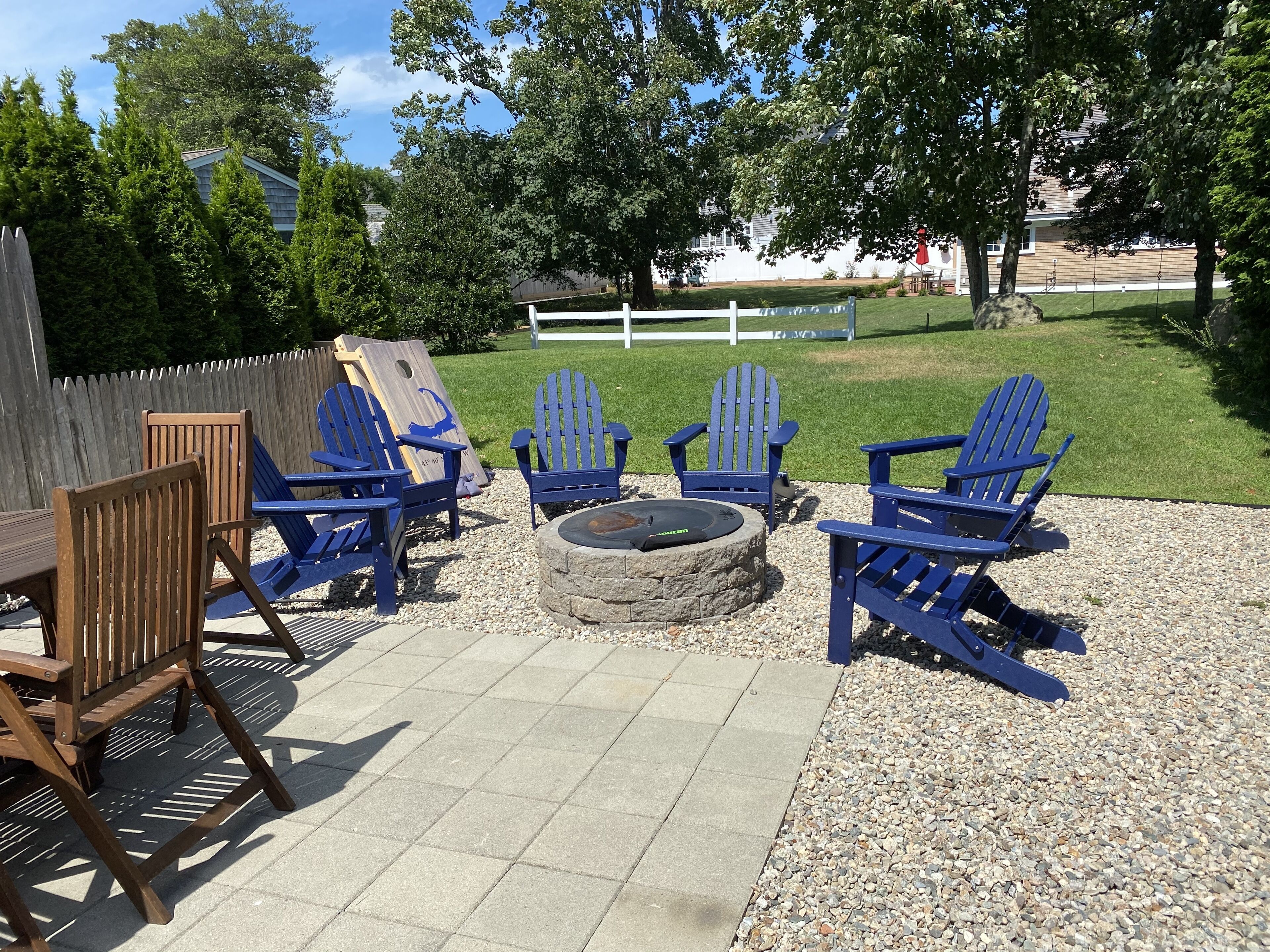 5⭐️ ⭐️ ⭐️ ⭐️ ⭐️  Walk to Bank St Beach & Harwich Port downtown! 3 primary bdrms.