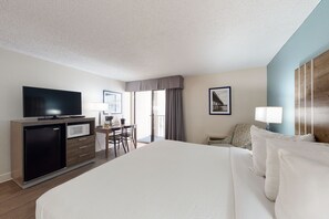 Iron/ironing board, Internet, bed sheets