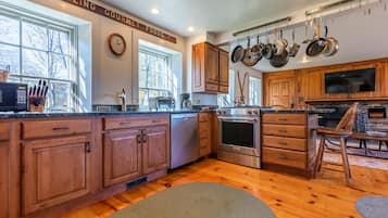 冰箱、微波炉、烤箱、炉灶