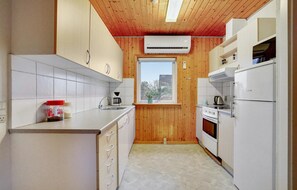 Refrigerador, microondas, parrilla de estufa y lavavajillas 