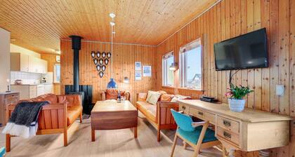 Gorgeous home in Harboøre with WiFi