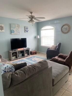 Smart TV, stereo - Beachwalk at Mexico Beach (Mexico Beach)