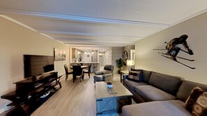 تلفزيون، مدفأة، مشغل دي في دي