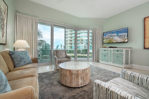 TV connectée, jeux vidéo, lecteur de DVD, table de tennis de table