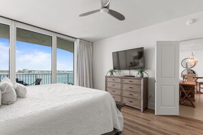 3 slaapkamers, een strijkplank/strijkijzer, gratis wifi, beddengoed