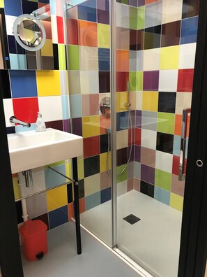 Shower, hair dryer, towels, soap - Unusual accommodation la kischte (COLMAR)