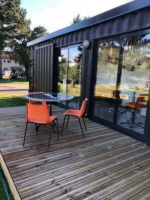 Outdoor dining - Unusual accommodation la kischte (COLMAR)