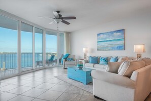 Smart TV, DVD player, ping pong, books - Newly Updated Amazing Bay Views  up Ono Island~Perdido Key!  Luxury Resort! Boat Slip! (Orange Beach)