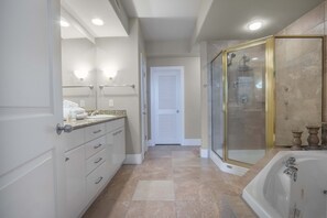 Combined shower/bathtub, jetted bath, hair dryer, towels - Spacious Two Bedroom Condo with Uninterrupted Views of Ono Island. Complimentary Boat Slip! (Orange Beach)