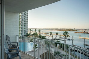 Property grounds - Three Bedroom Condo with Calming Bay Views! Complimentary Boat Slip! Message about Spring Special (Orange Beach)
