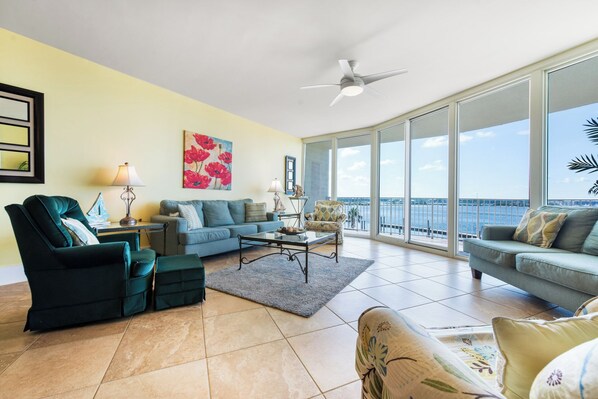 Smart TV, DVD player, table tennis, books