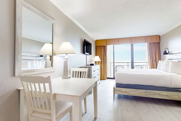 Fer et planche à repasser, accès à Internet, literie fournie