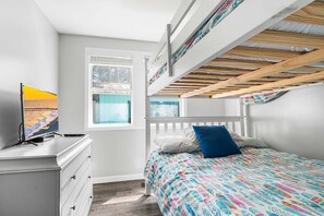 4 soverom, strykejern/-brett, wi-fi og sengetøy